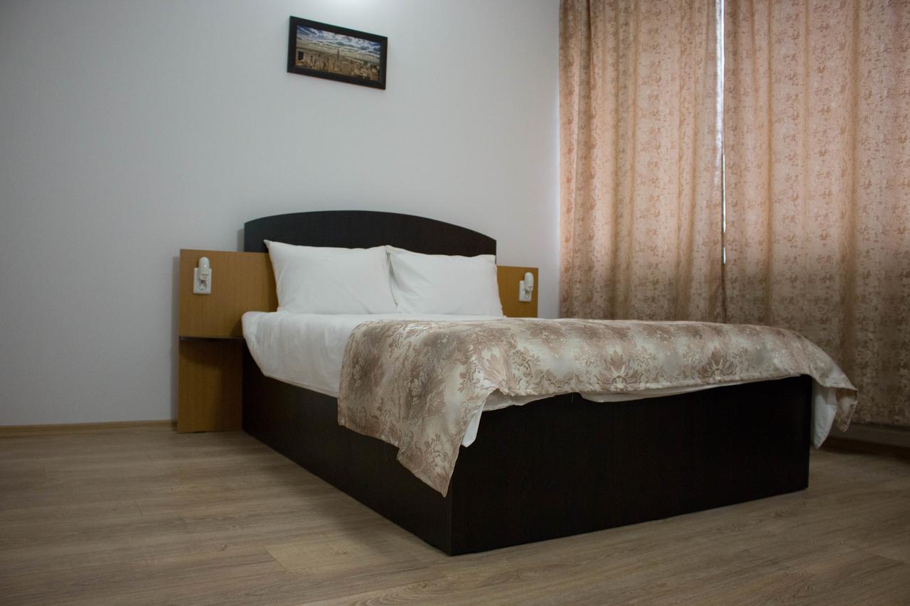Rent Room N&S Iasi Exterior foto