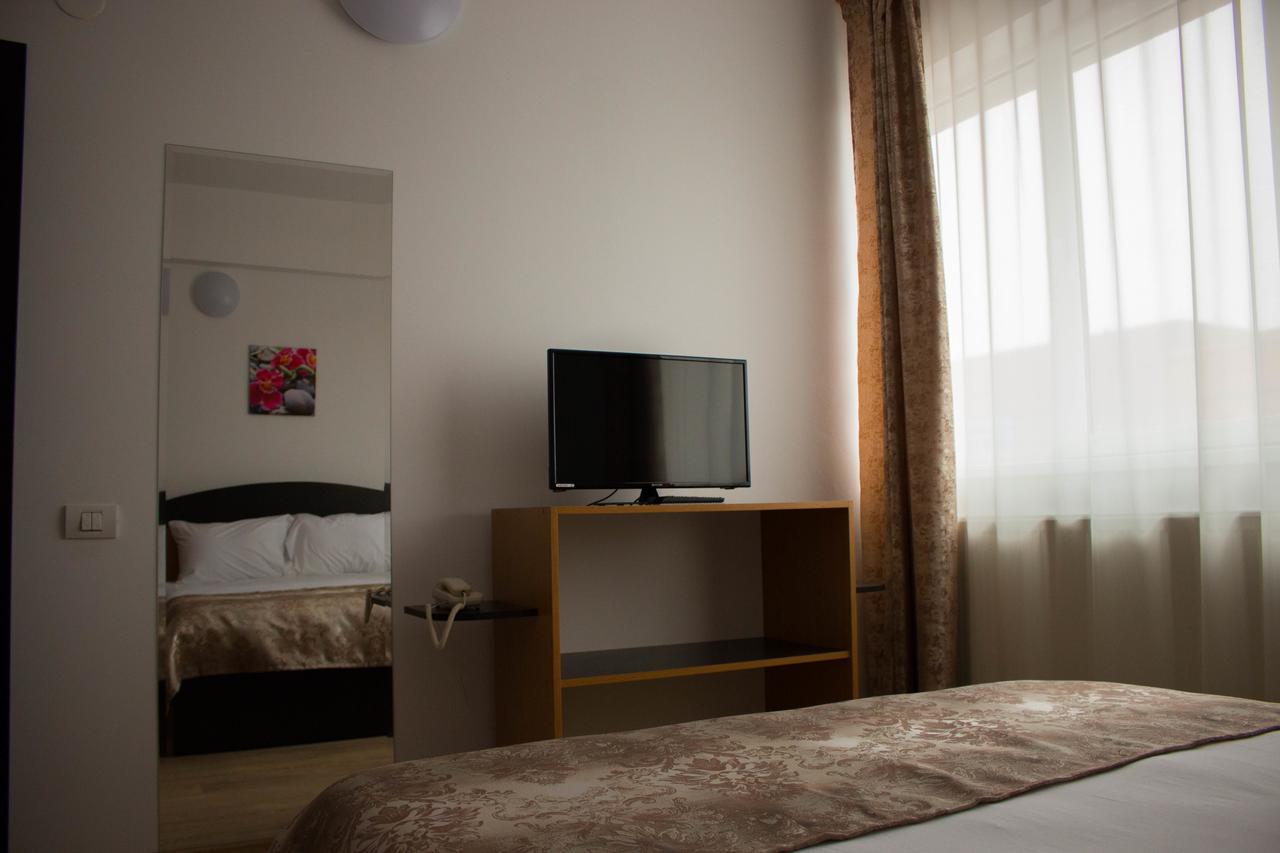 Rent Room N&S Iasi Exterior foto